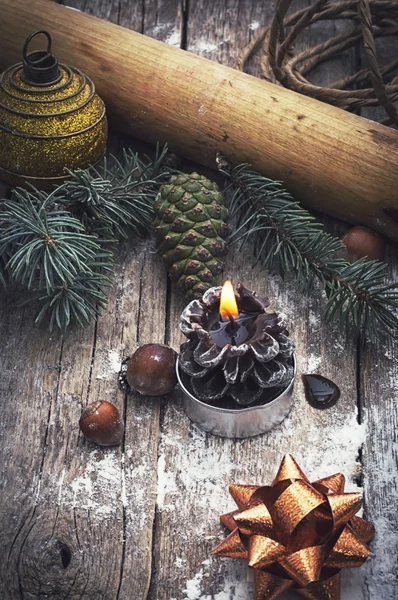 Tři osvětlený Vánoční svíčky — Stock fotografie