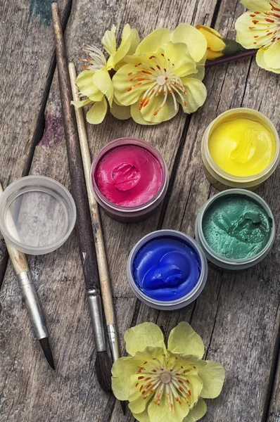 Paint for painting in cans — Stock Photo, Image