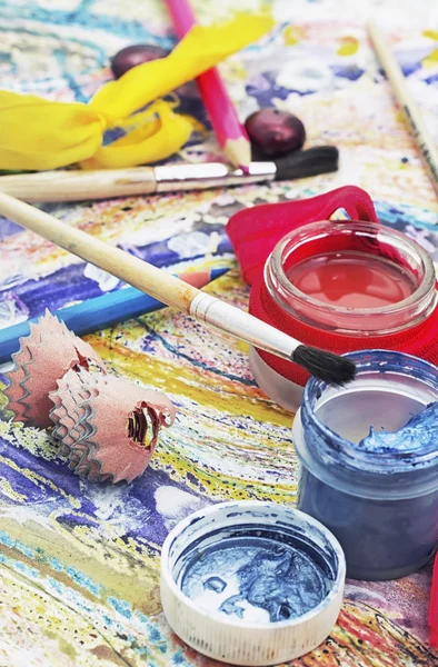 Brushes and paints for art drawing — Stock Photo, Image