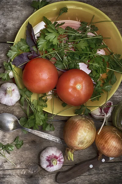 Knoblauch, Zwiebeln und Gewürze — Stockfoto