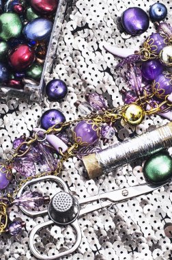 dikiş araçlarını ve süslemeler