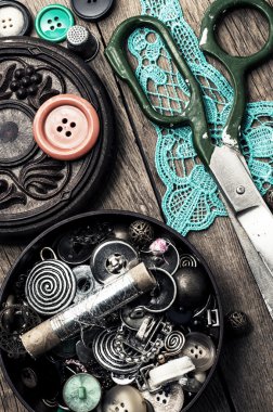 düğmeler ve fermuar