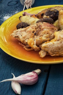 etli mantar ile kızarmış patates