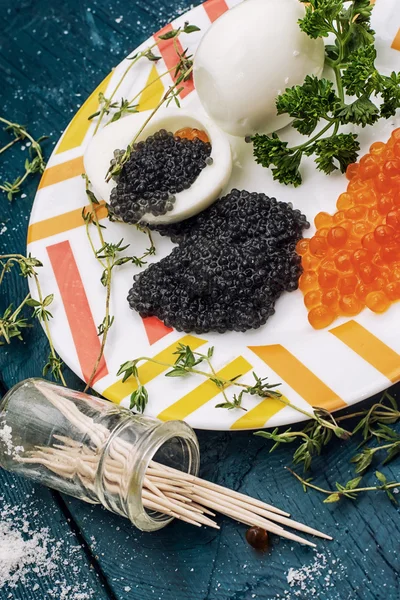 Caviar vermelho e preto — Fotografia de Stock
