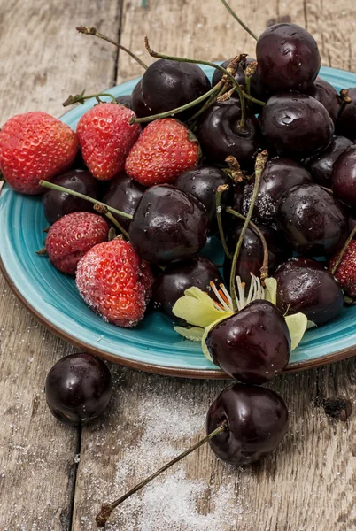 Cereza de fruta fresca —  Fotos de Stock