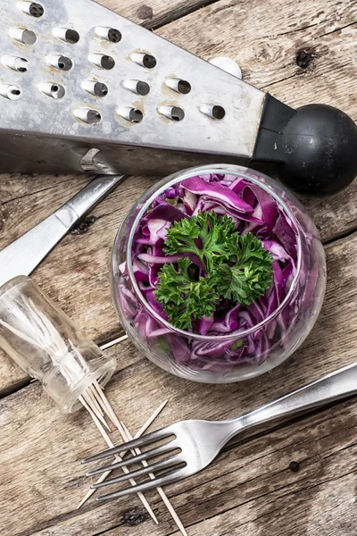 Salade van verse kool — Stockfoto