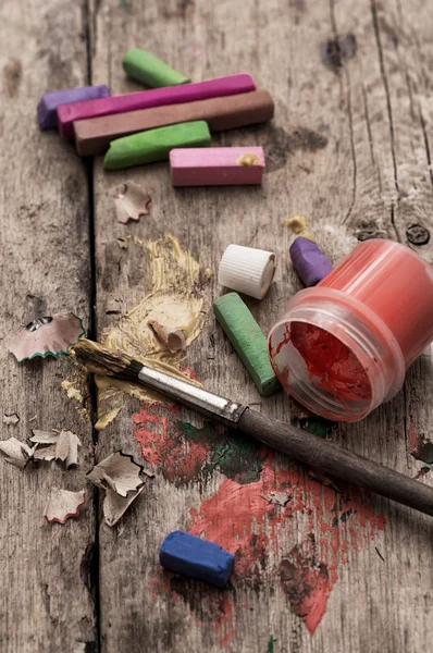 彩色颜料、 蜡笔和铅笔 — 图库照片