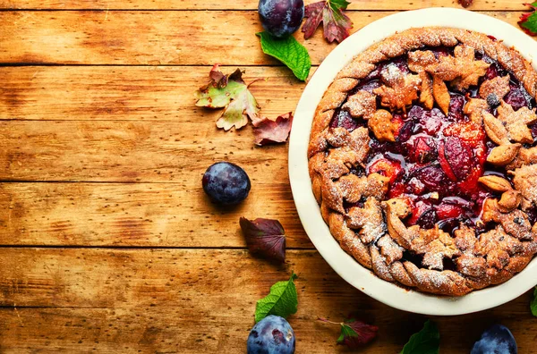 Jesienne Pyszne Ciasto Śliwką Tarta Świeżymi Śliwkami Owocowe Apetyczne Ciasto — Zdjęcie stockowe