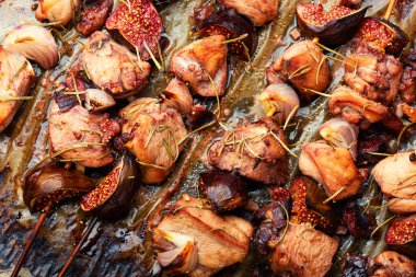 Şekerli tavuk göğsü kebabı. Lezzetli BBQ.Meat yemek geçmişi.