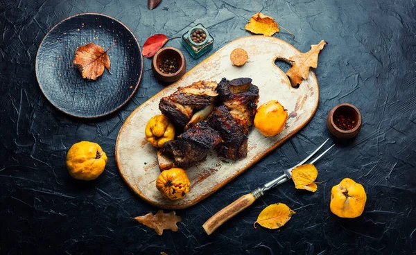Tasty Barbecue Beef Ribs Quince Flat Lay — Stock Photo, Image