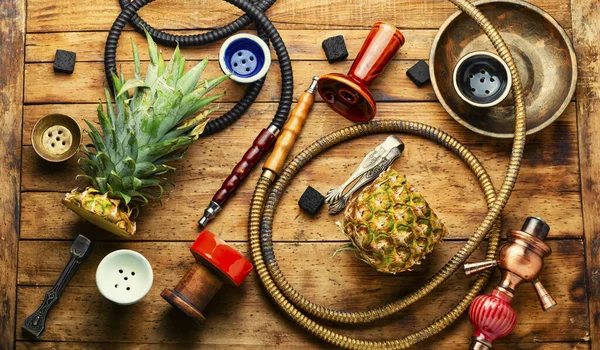 Tabakspijp Met Verse Ananas Aroma Hookah Roken — Stockfoto