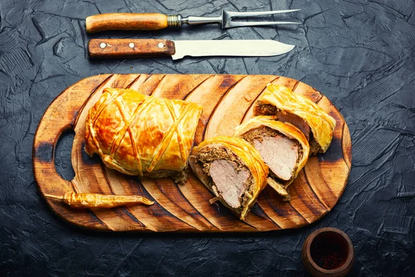 Plato Inglés Solomillo Ternera Hojaldre Relleno Champiñones Carne Wellington — Foto de Stock