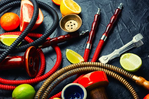 Delicioso Narguilé Com Laranja Limão Limão Toranja Relaxamento Citrino Narguilé — Fotografia de Stock