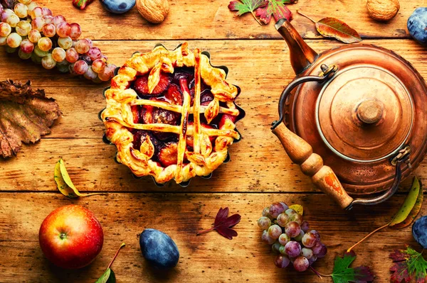 Set Pies Tradition Autumn Cake Pears Apples Grapes Plums Appetizing — Stock Photo, Image