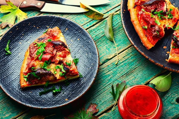 Läcker Pizza Med Skinka Och Höstfikon — Stockfoto