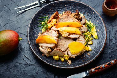 Mango ve peynirli leziz ızgara et..