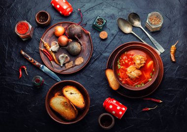 Borş çorbası - pancar ve etli sıcak çorba. Kırmızı Ukrayna çorbası veya çorbası