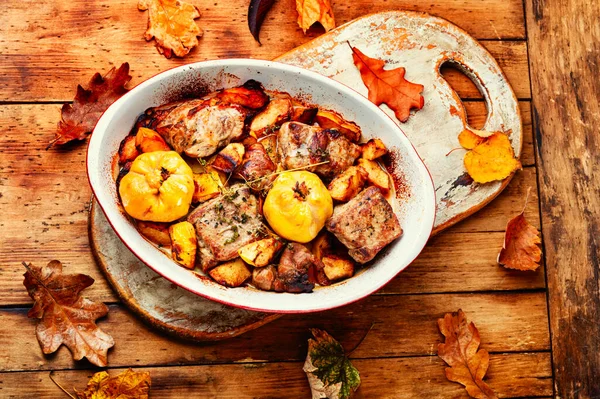 Appetizing Pork Stew Quince Tray Autumn Recipe — Stock Photo, Image