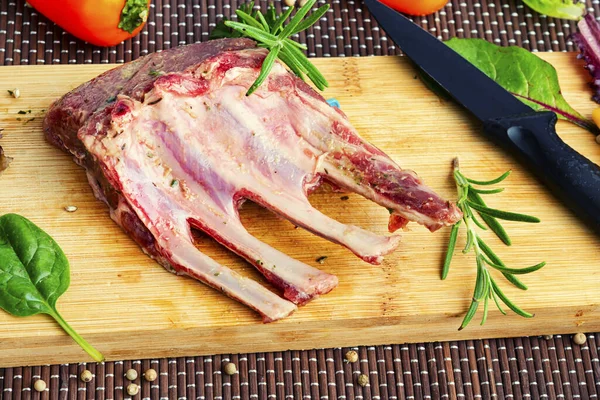 Apetecible Costilla Cordero Crudo Especias Mesa Cocina Carne Cordero — Foto de Stock