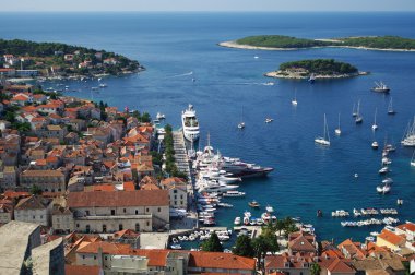 hvar Harbour büyük yatı