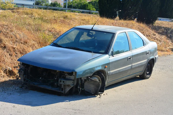 Carro abandonado — Fotografia de Stock