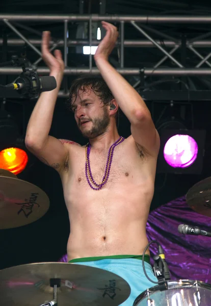 Drummer, Iwan Dubrowski applauding after the performance — Stock Photo, Image