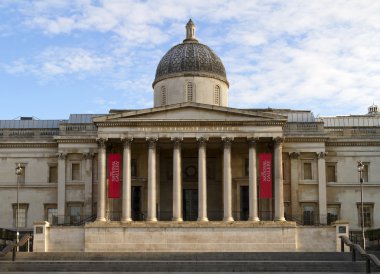 Ulusal Galeri, Londra giden adımlar