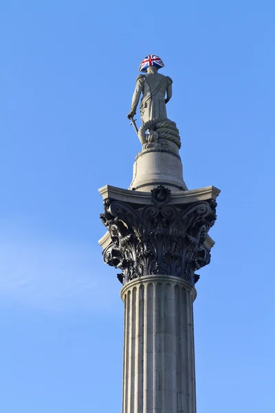 Estátua da coluna de Nelsons na praça trafalgar em Londres — Fotografia de Stock