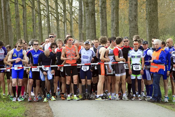 Competitors lining up at the start of the race — Stock Photo, Image