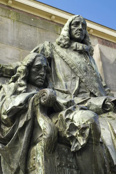Estátua dos políticos e irmãos holandeses Johan e Cornelis de W — Fotografia de Stock