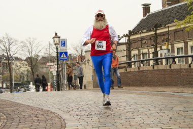 Dordrecht, Paesi Bassi - 3 aprile 2011: corridore in