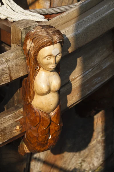 Details of a wooden female figure — Stock Photo, Image