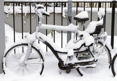 Bebek koltuk karla kaplı Bisiklet