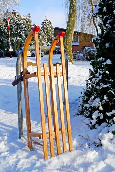Schlitten bereit für den Schnee — Stockfoto