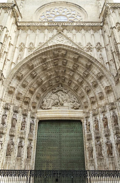Cancello alla Cattedrale di Siviglia — Foto Stock