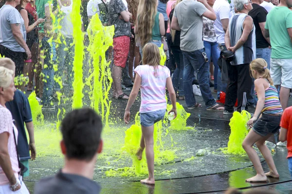 Grüner Brunnen — Stockfoto