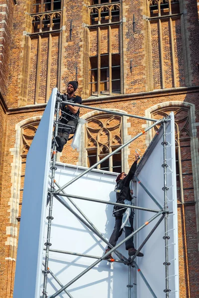 Dordrecht Katedrali ve inşaat işçileri — Stok fotoğraf