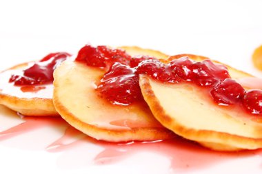 Çilek reçelli krep