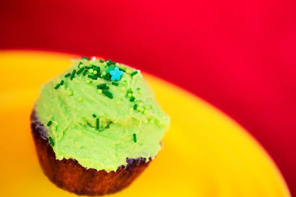 Солодкий десерт з зеленим кремом — стокове фото