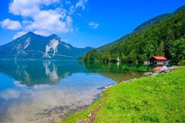 Walchensee Gölü - Herzogstand ve Kochel am dağına yakın - Almanya, Bavyera 'da güzel bir seyahat merkezi