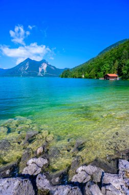 Walchensee Gölü - Herzogstand ve Kochel am dağına yakın - Almanya, Bavyera 'da güzel bir seyahat merkezi