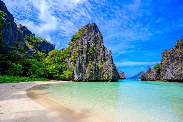 菲律宾巴拉旺El Nido Matinloc岛隐藏的海滩 天堂泻湖和热带风景海滩 — 图库照片