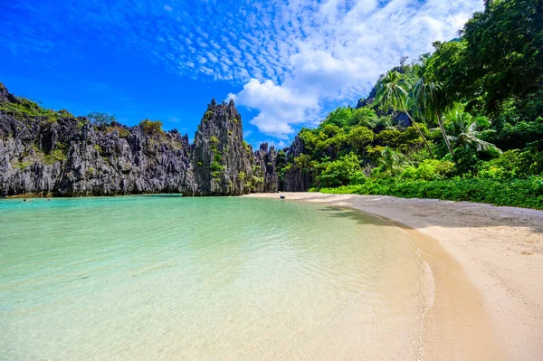 Versteckter Strand Matinloc Island Nido Palawan Philippinen Paradiesische Lagune Und — Stockfoto