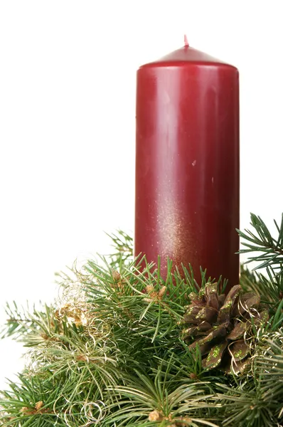 Vánoční ozdoby z jedle, kužely a svíčky. — Stock fotografie