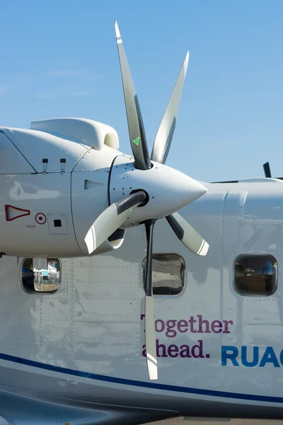 Close-up of the engine turboprop Dornier 228 New Generation — Stock Photo, Image