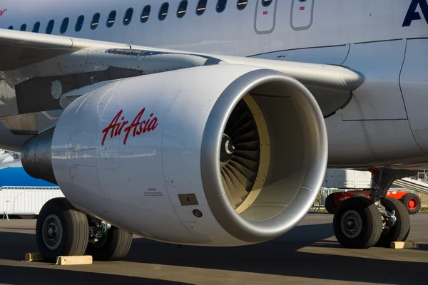 ジェット エンジンの飛行機エアバス a320 のクローズ アップ — ストック写真