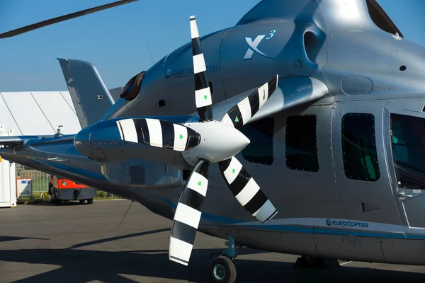 Yksityiskohta kokeellisesta suurnopeusyhdistelmähelikopterista Eurocopter X3 (X-Cubed ) — kuvapankkivalokuva