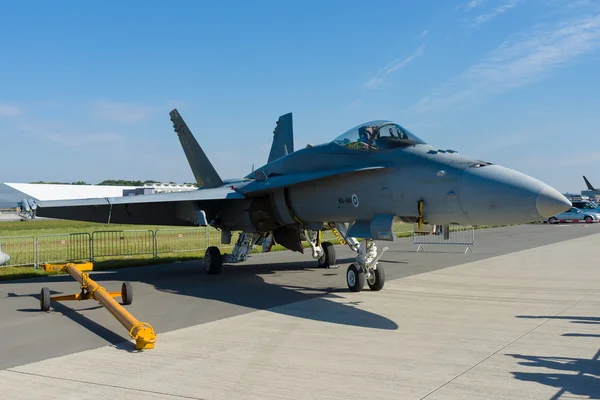 American carrier-based fighter-bomber and attack aircraft McDonnell Douglas FA 18 Hornet — Stock Photo, Image