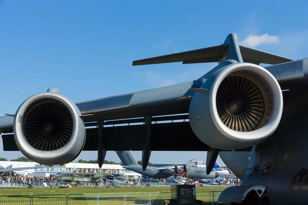 引擎波音 c-17 环球霸王 — 图库照片