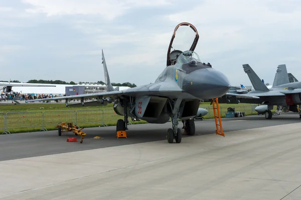 BERLINO - 14 SETTEMBRE: Combattente polivalente dell'Aeronautica Militare polacca Mikoyan MiG-29, Mostra Internazionale Aerospaziale "ILA Berlin Air Show", 14 settembre 2012 — Foto Stock